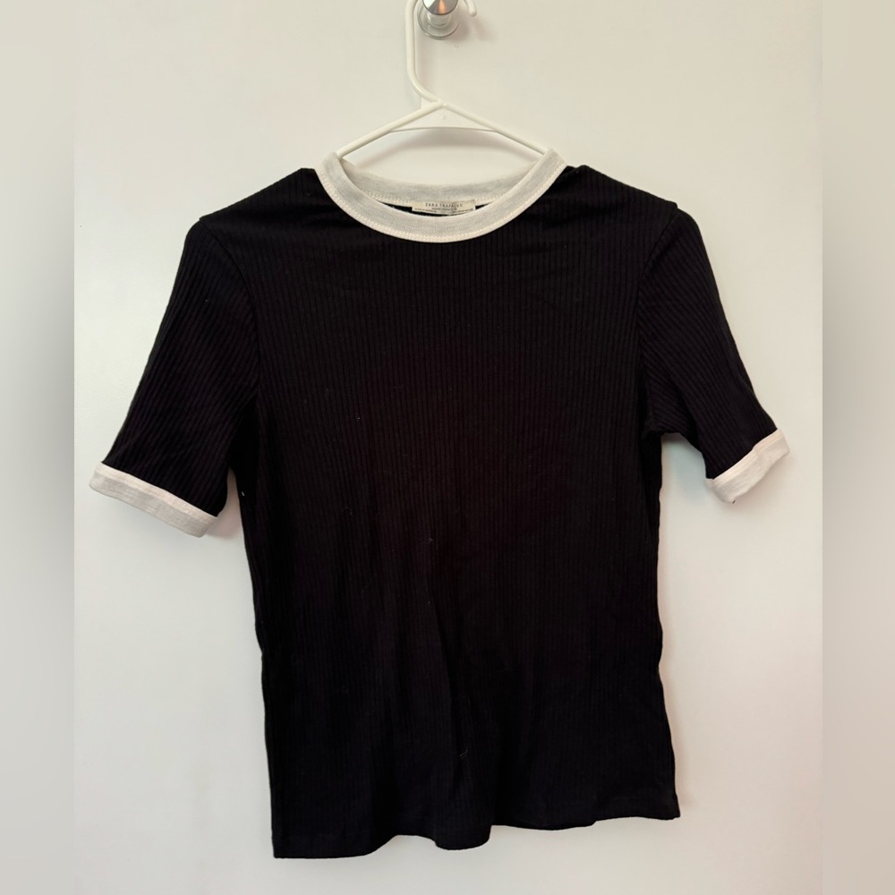 Zara sweater shirt size medium. Gently worn